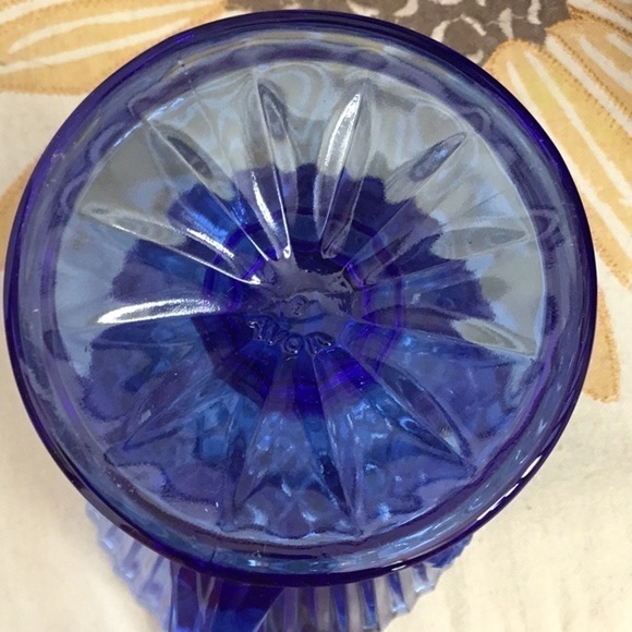 VINTAGE small cut glass cobalt blue pitcher in great condition. AVON - Picture 9 of 12